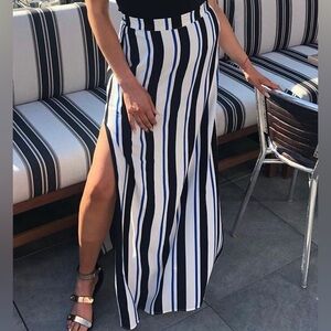 Forever 21 Contemporary Maxi Skirt with Slits; Size XL